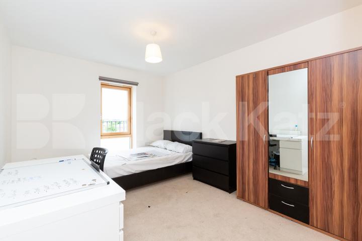 stunning 3 bedroom property to rent with large balcony minutes to a tube New Clocktower Place  , Islington / Caledonian Road